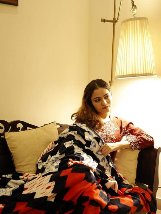 Magical Fleno Printed Double AC Blanket (White Red)
