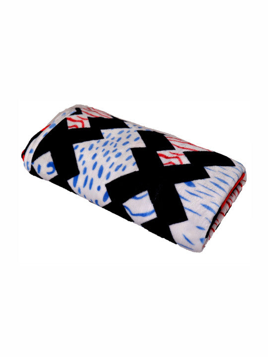 Magical Fleno Printed Double AC Blanket (White Red)