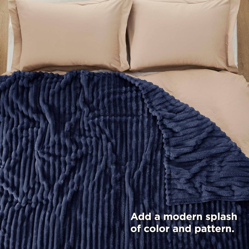 Heritage Luxurious Pencil Textured Blanket (Dark Blue)